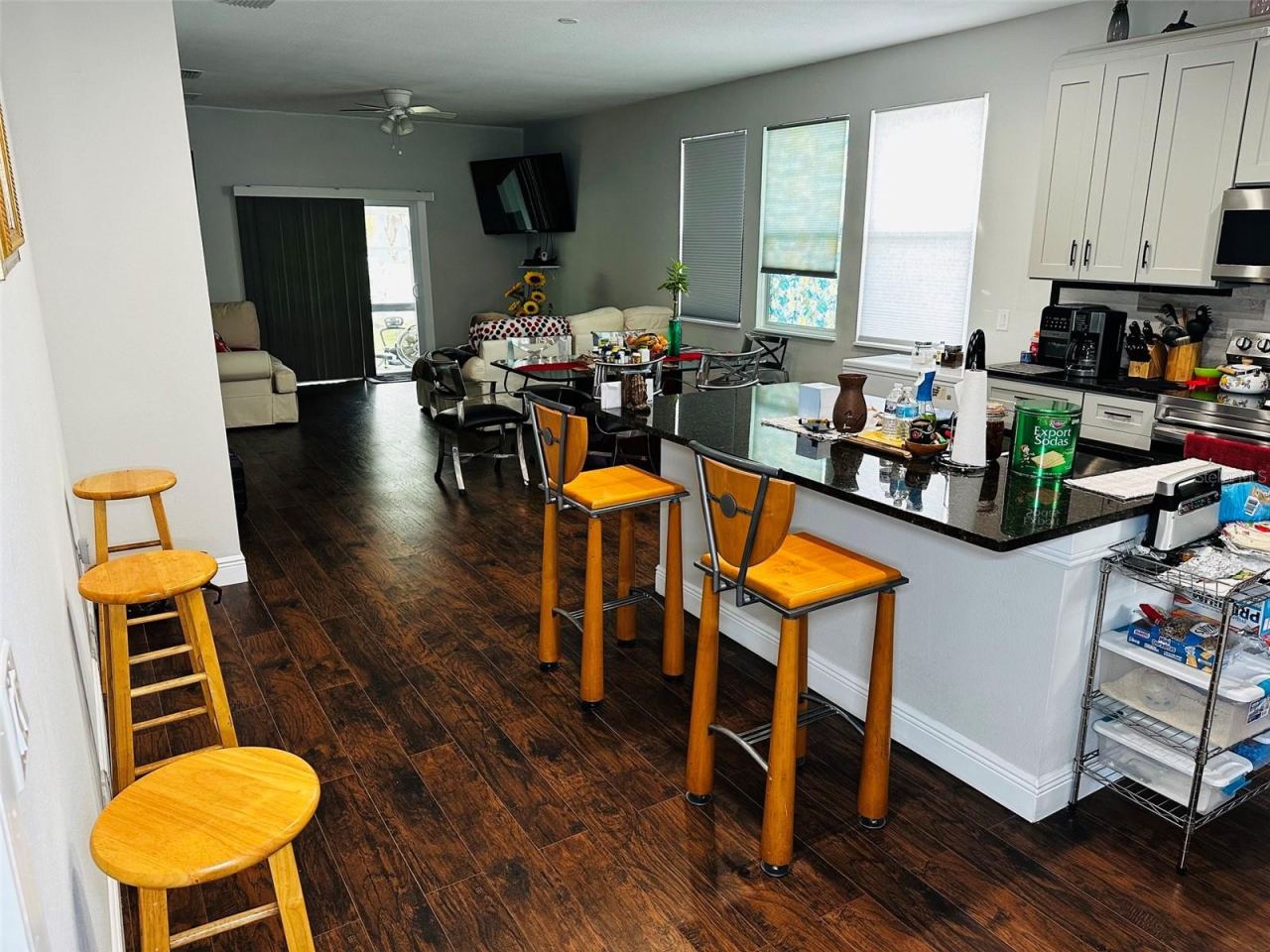 Photo 2 of 606 W Voorhis Ave, Deland, FL 32720
