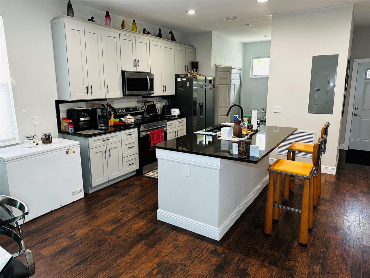 Photo 3 of 606 W Voorhis Ave, Deland, FL 32720