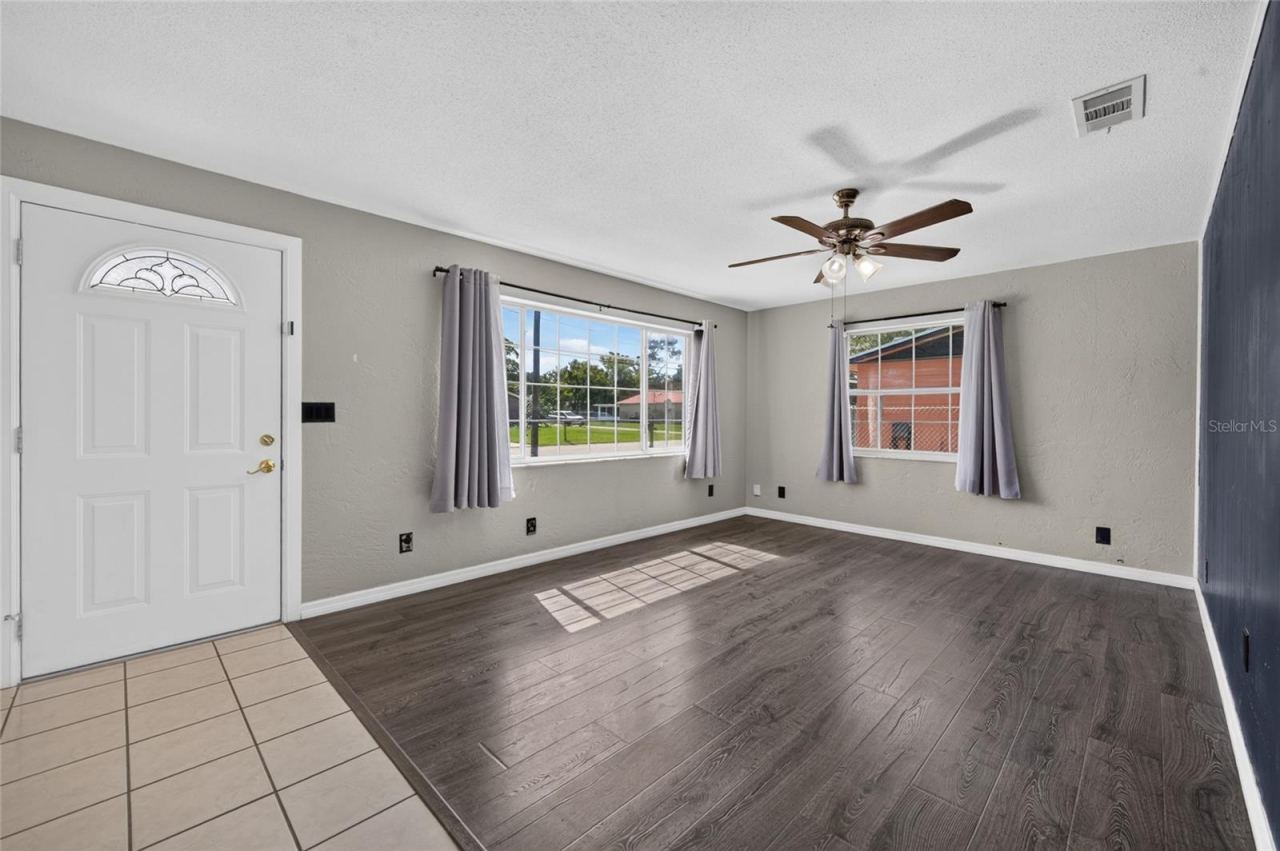 Photo 2 of 1107 4th St, Port Orange, FL 32129