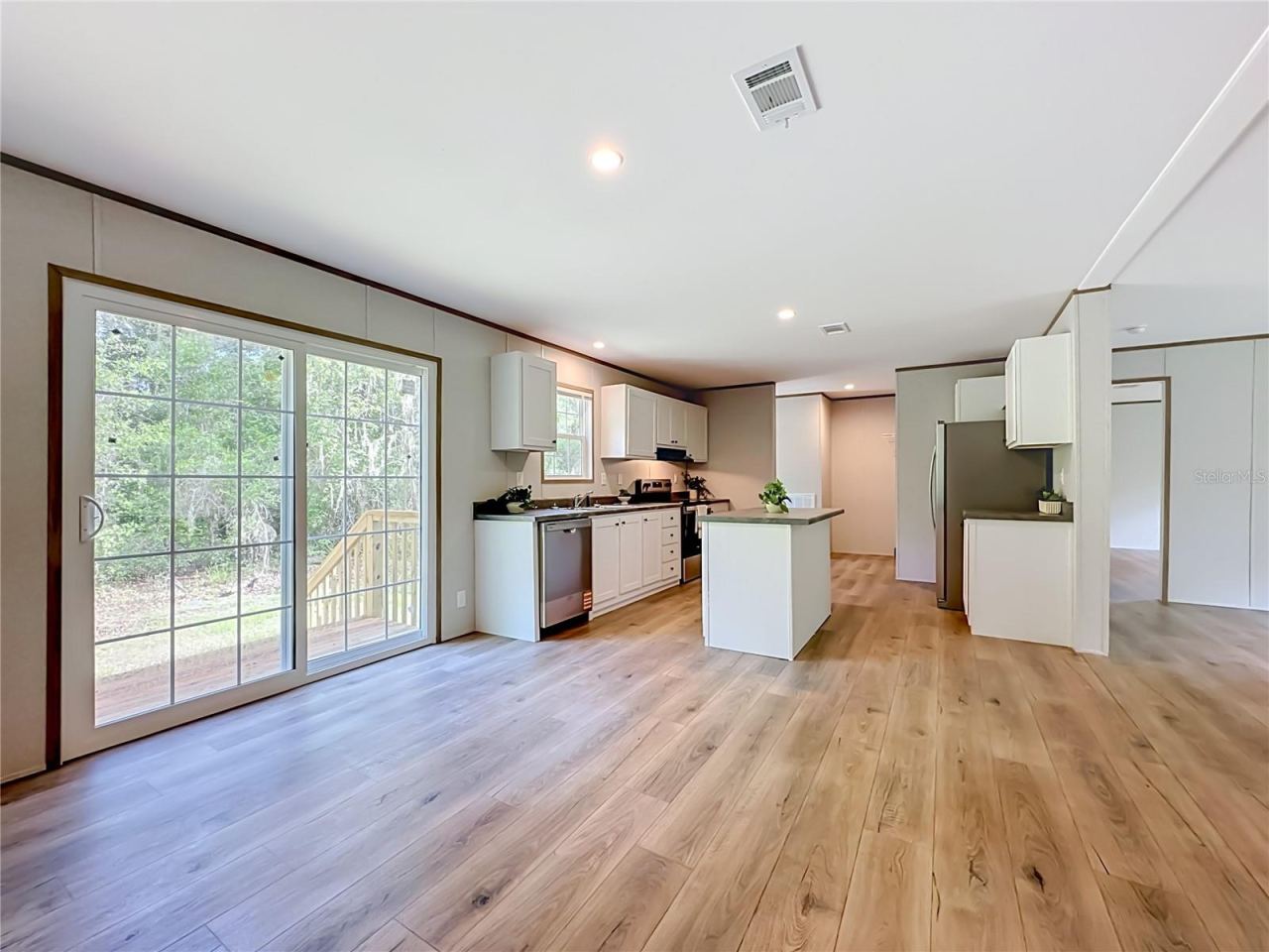Photo 3 of 115 Betsy Ross Pl, Satsuma, FL 32189