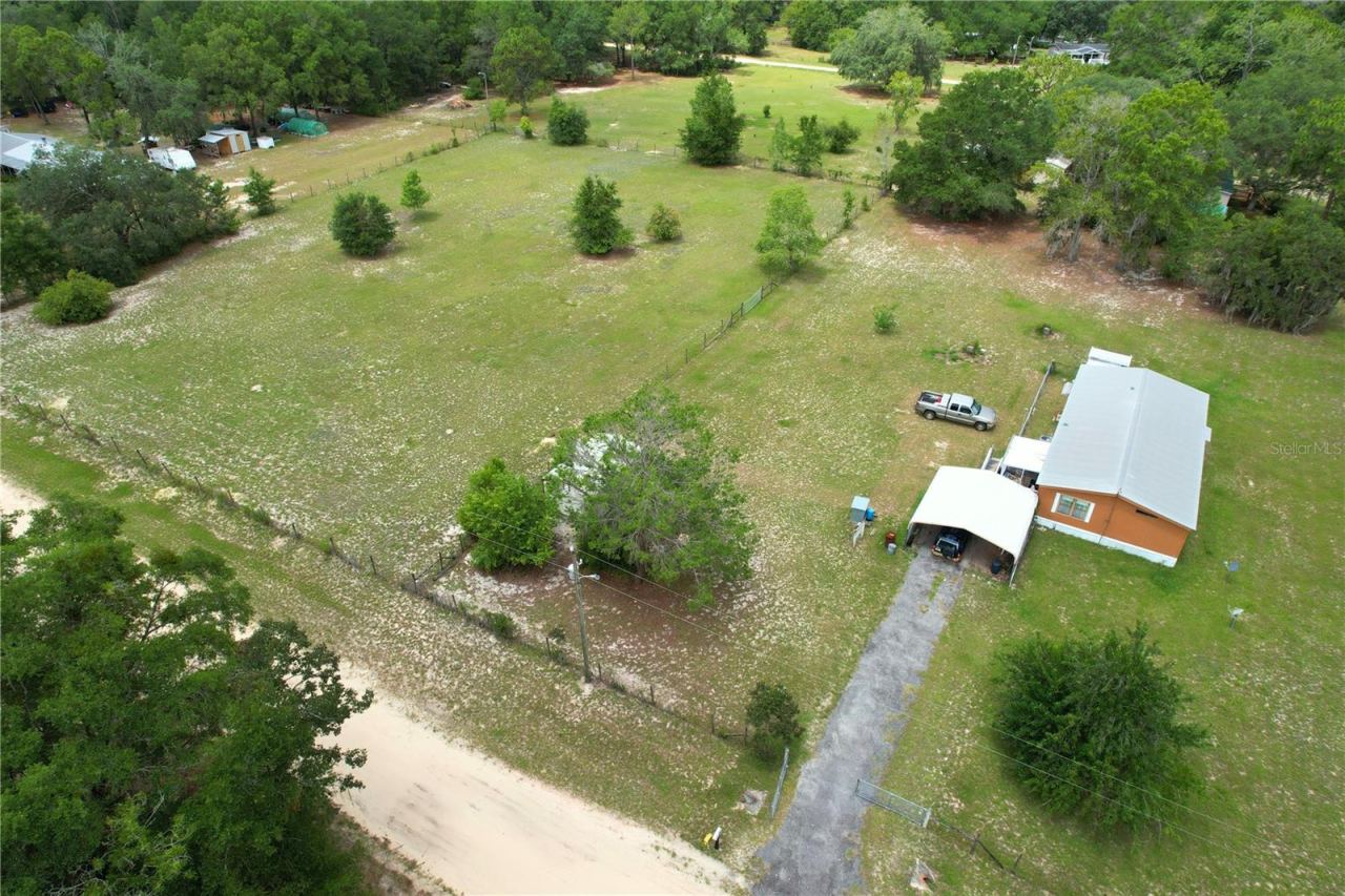 Photo 2 of 107 Green Oak Dr, Melrose, FL 32666