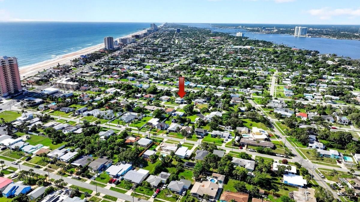 Photo 2 of 330 Hartford Ave, Daytona Beach, FL 32118