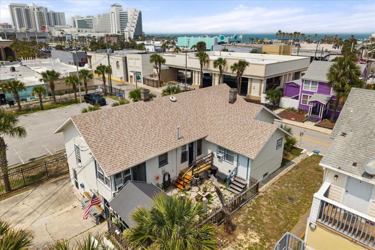 Photo 2 of 16 S Grandview Ave, Daytona Beach, FL 32118