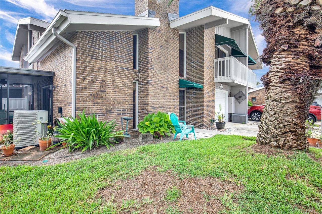 Photo 2 of 113 Lagoon Ct, New Smyrna Beach, FL 32169