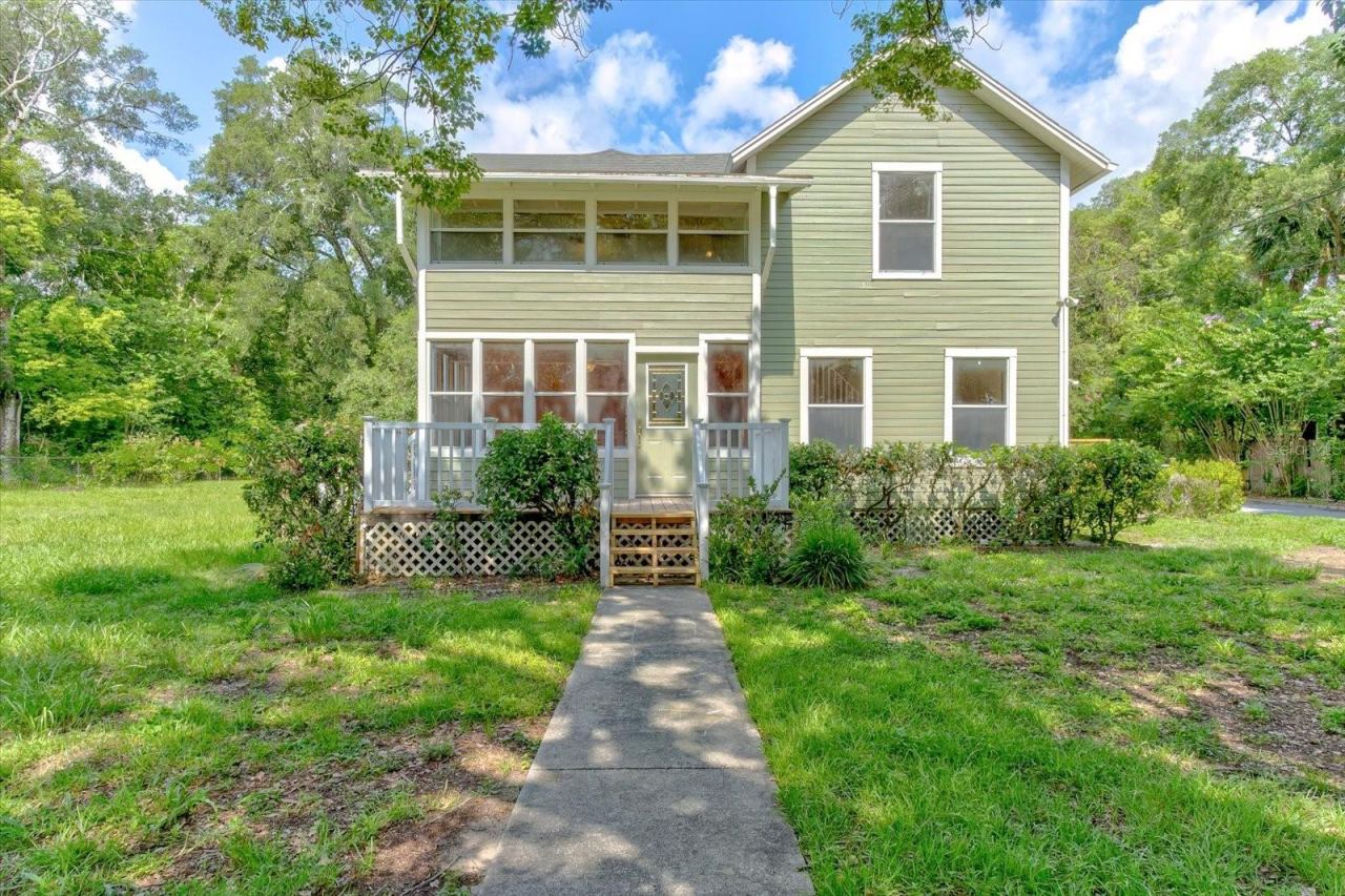 Photo 2 of 543 N Thorpe Ave, Orange City, FL 32763