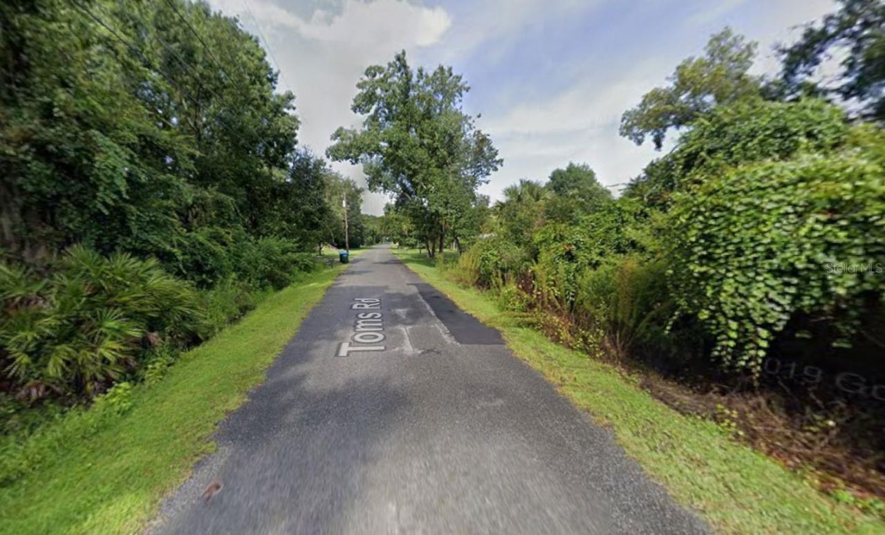 Photo 2 of 242 Toms Rd, Debary, FL 32713
