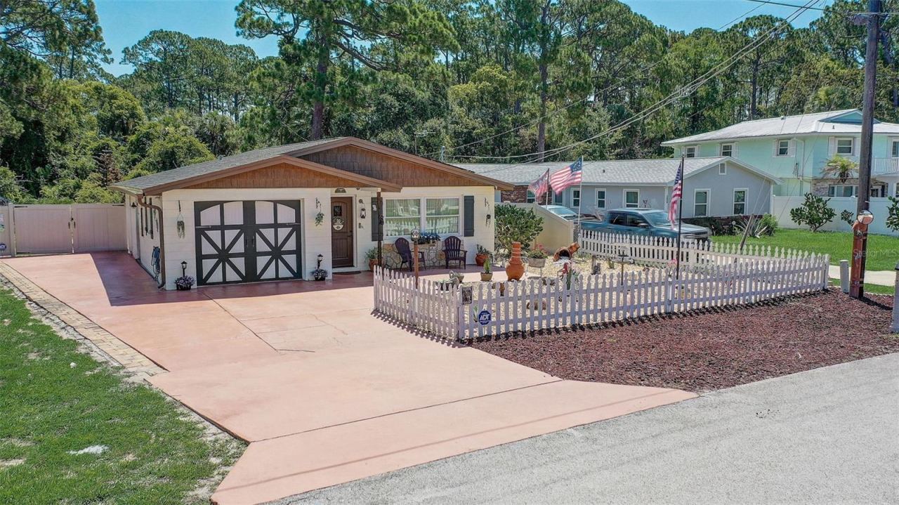 Photo 2 of 298 Poinciana Ave, Port Orange, FL 32127