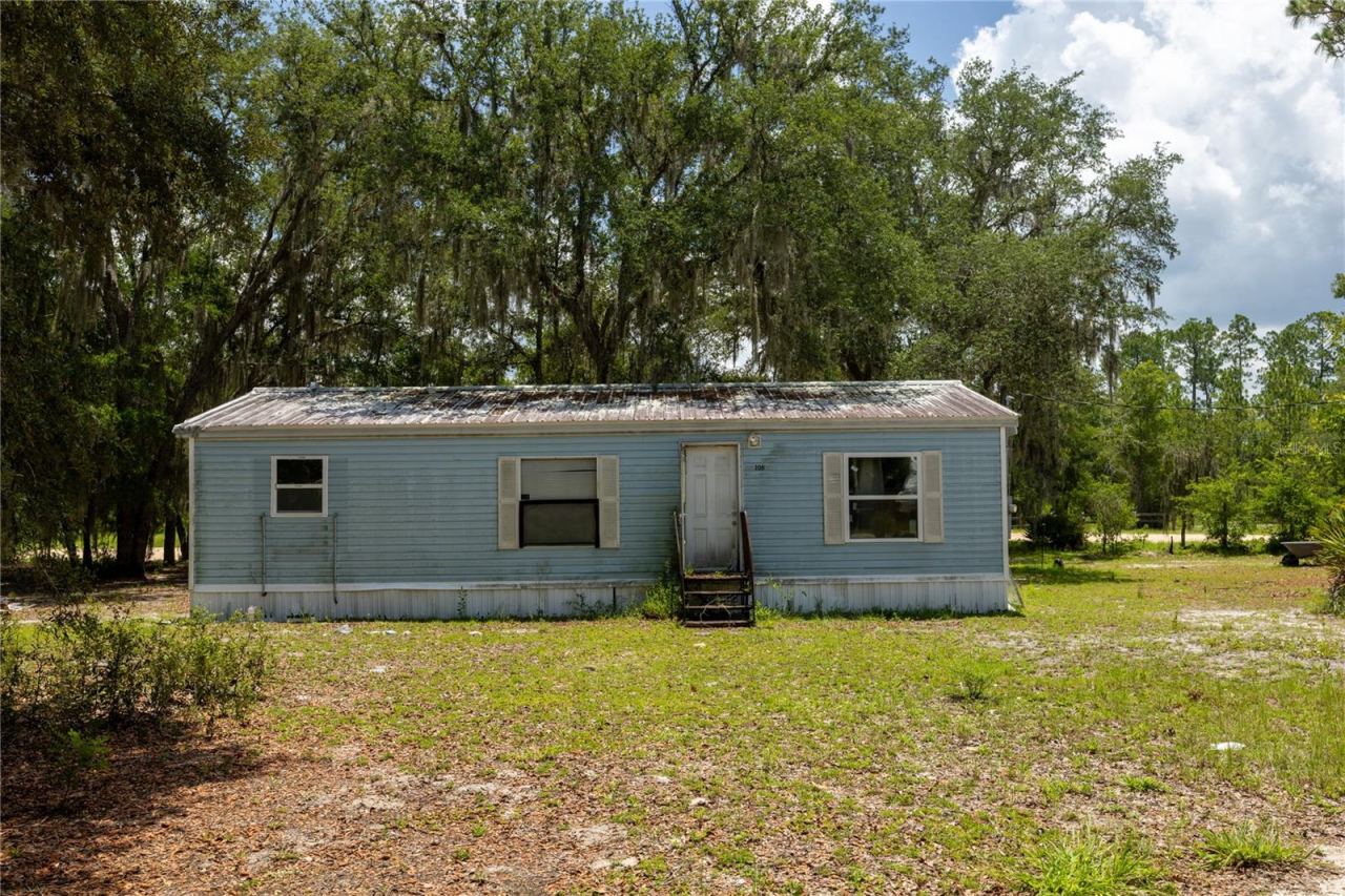 108 Kitty Ave, Interlachen, FL 32148