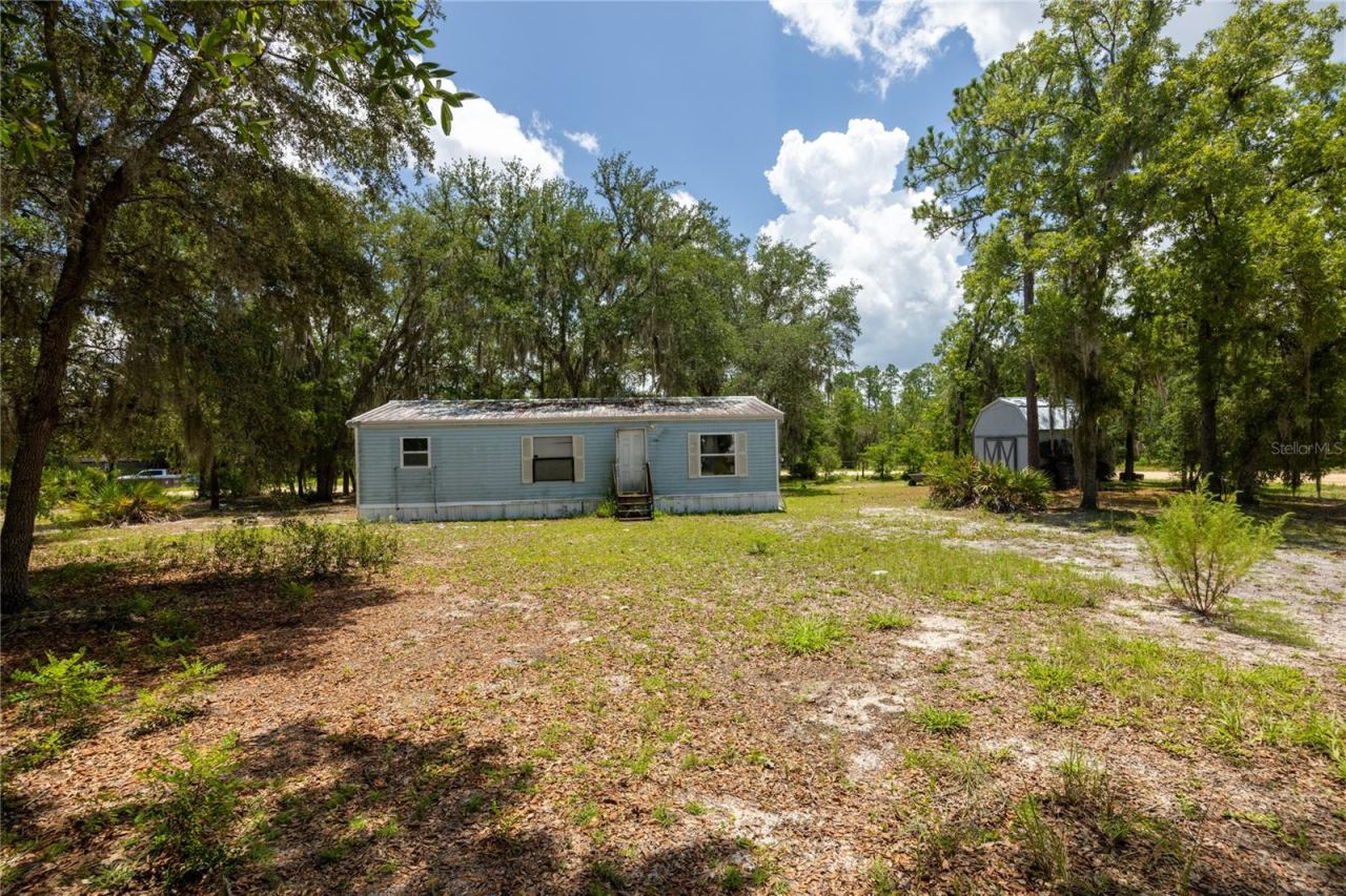 Photo 3 of 108 Kitty Ave, Interlachen, FL 32148