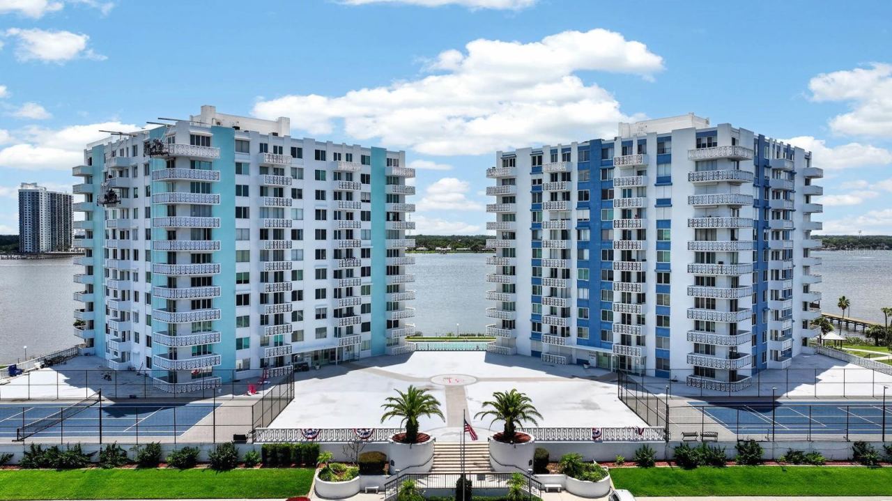 925 N Halifax Ave #403, Daytona Beach