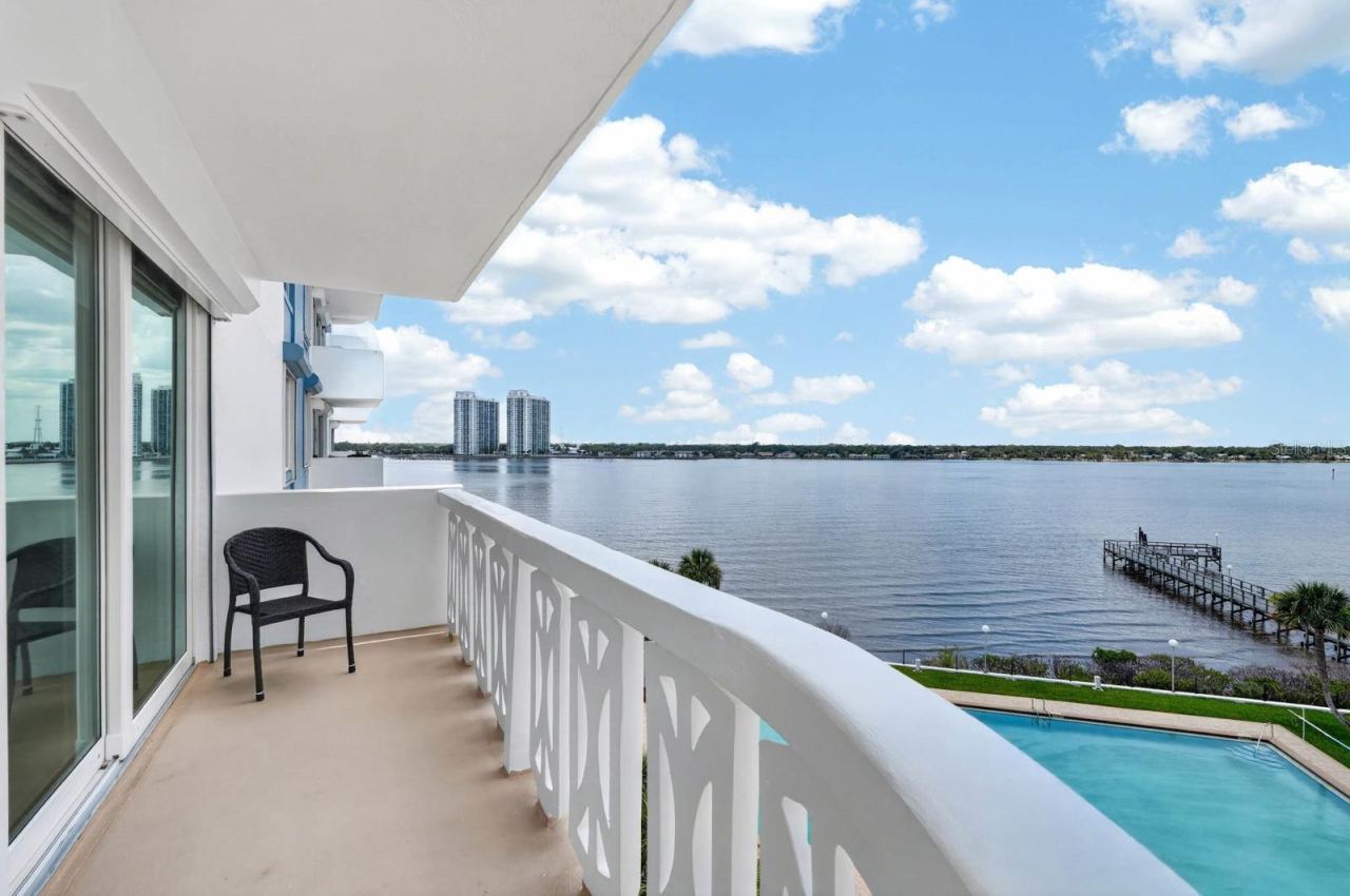 Photo 2 of 925 N Halifax Ave #403, Daytona Beach, FL 32118