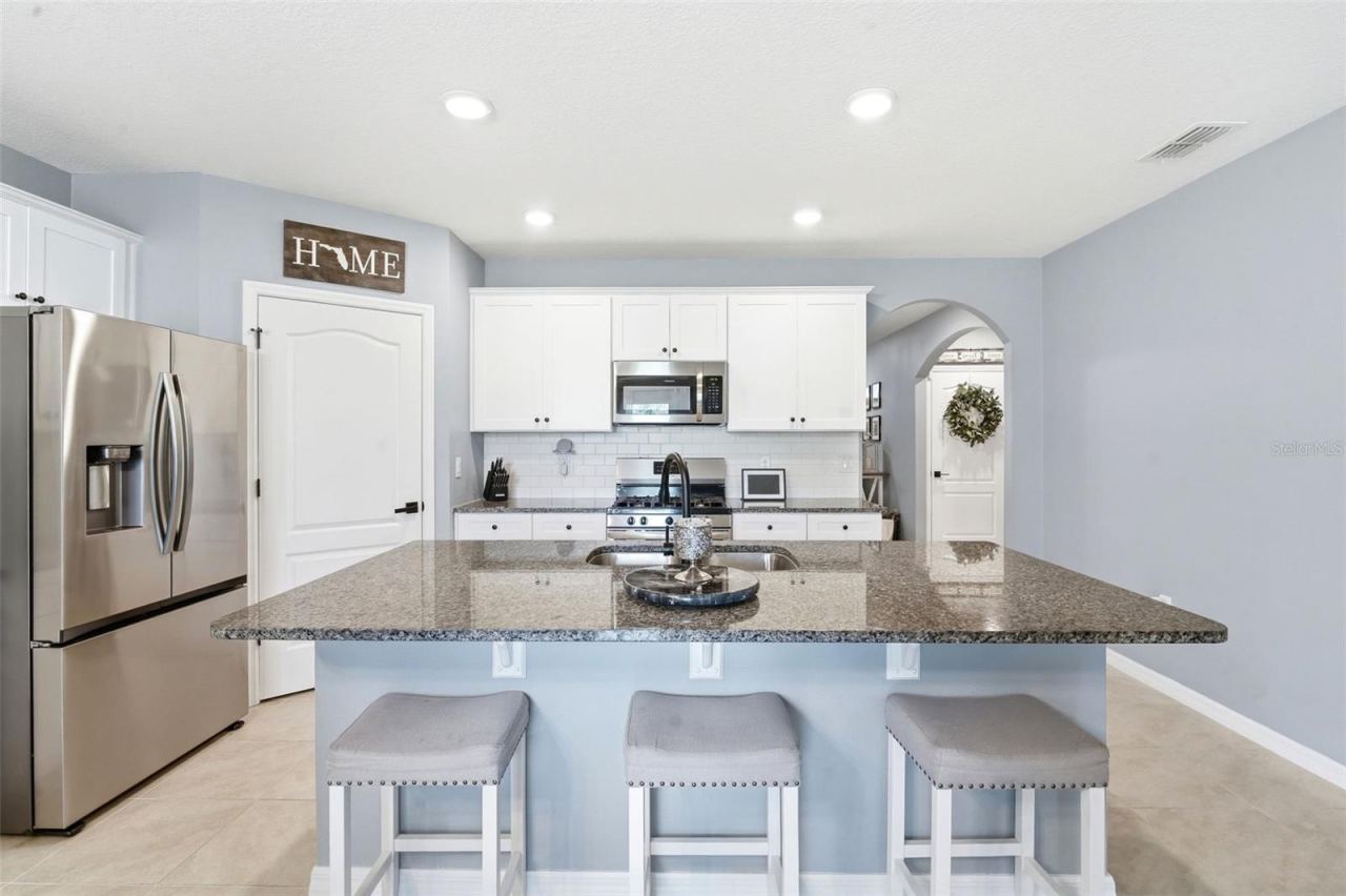 Photo 3 of 135 Point Pleasant Rd, Deland, FL 32724