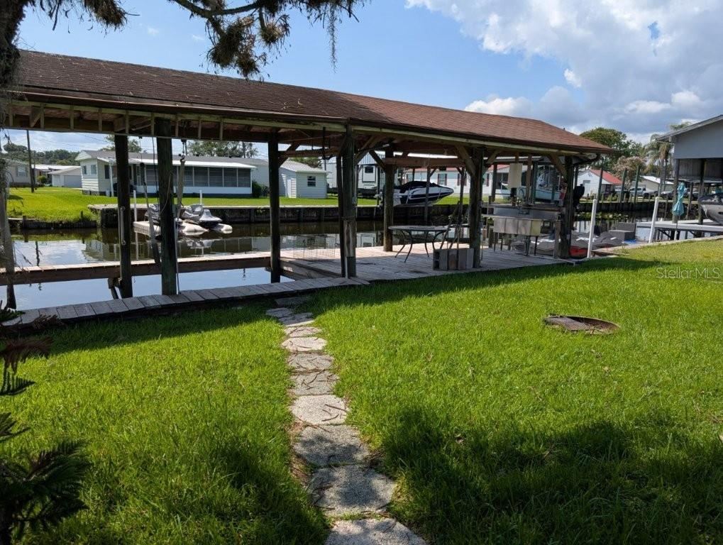 Photo 2 of 154 Moonlite Dr, Welaka, FL 32193