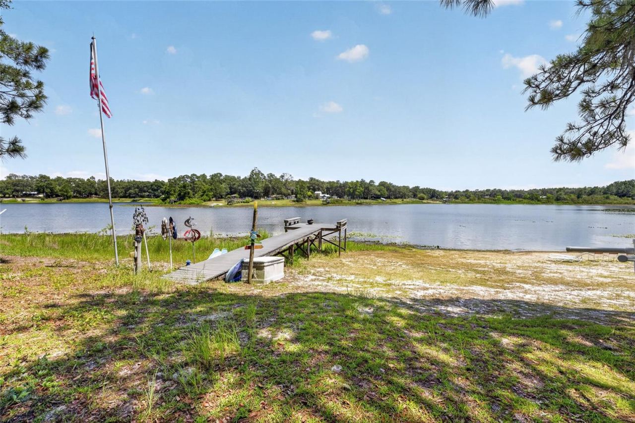 Photo 3 of 273 Neal Rd, Hawthorne, FL 32640