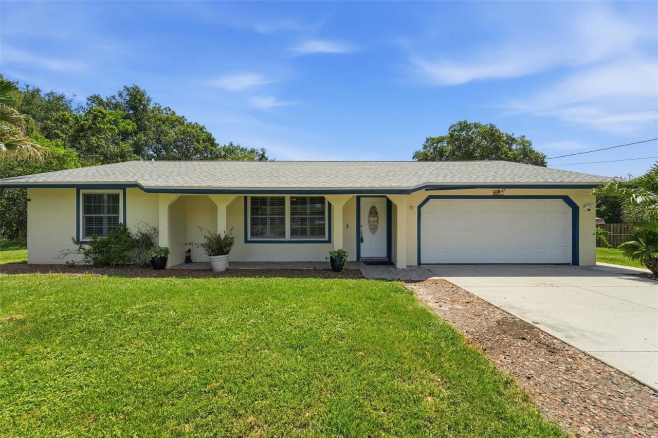 Photo 3 of 535 Land O Lakes Ct, Deland, FL 32724