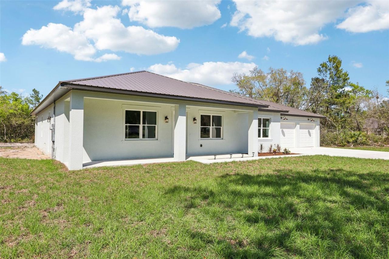 Photo 2 of 1623 Magnolia Ave, Deland, FL 32724