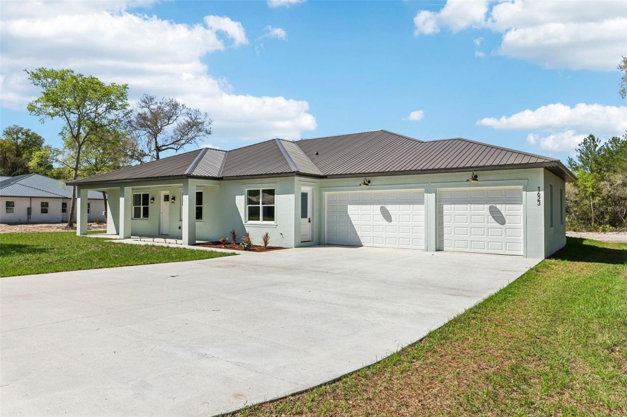 Photo 3 of 1623 Magnolia Ave, Deland, FL 32724