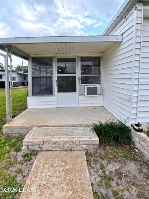 Photo 2 of 725 Marshall Cir, Port Orange, FL 32127