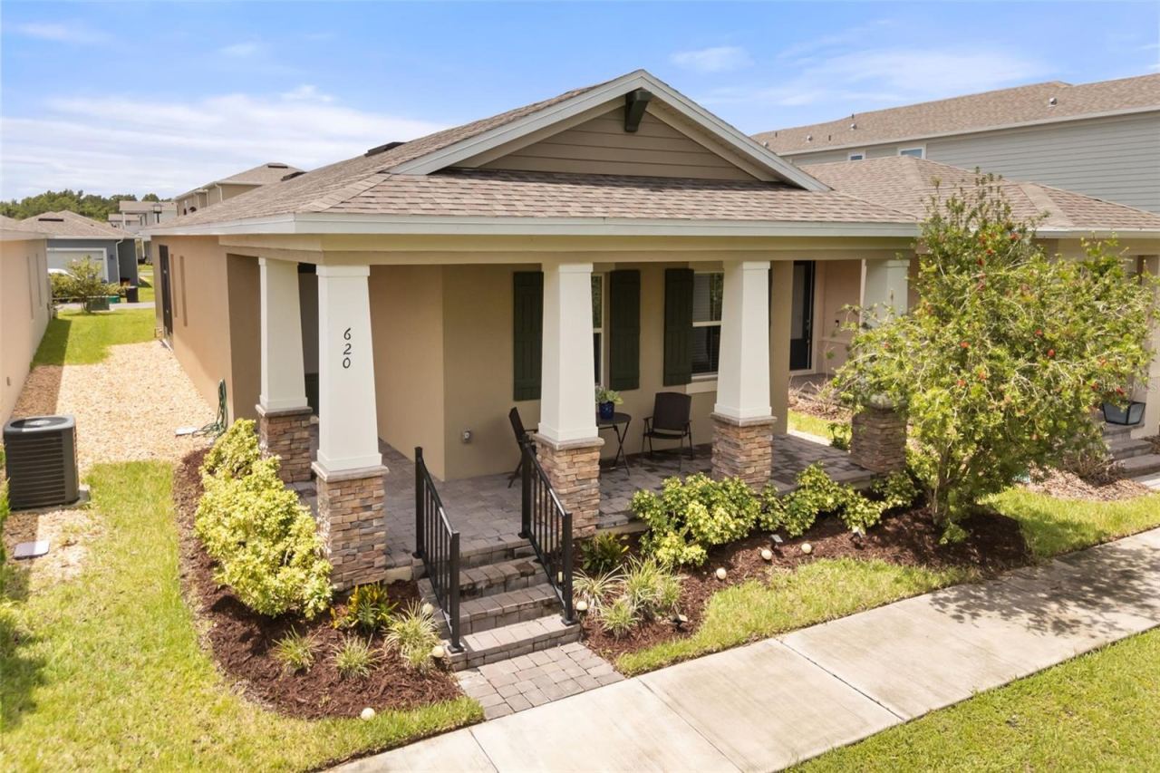 Photo 2 of 620 Bayern Ln, Debary, FL 32713