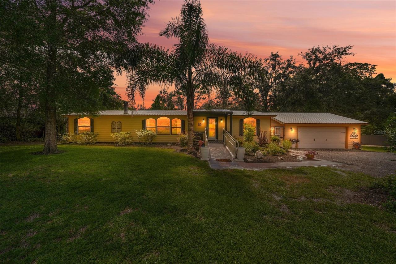Photo 2 of 145 Crystal Lake Dr, Melrose, FL 32666