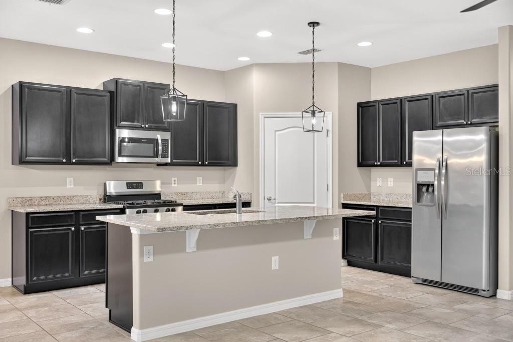 Photo 2 of 736 E Victoria Trails Blvd, Deland, FL 32724