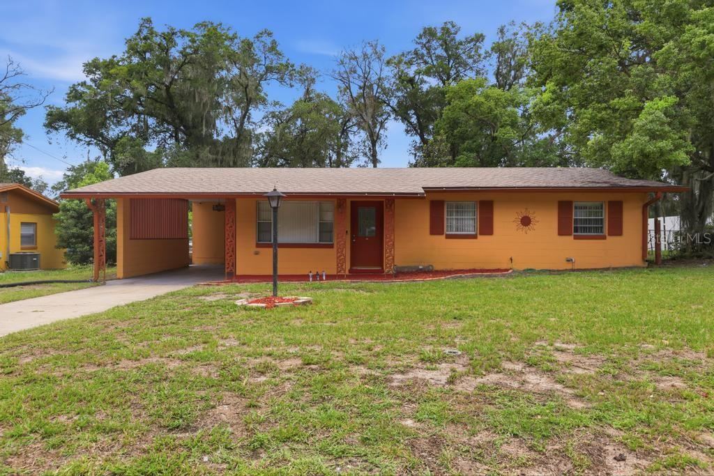 Photo 2 of 812 W Franklin Ave, Deland, FL 32720
