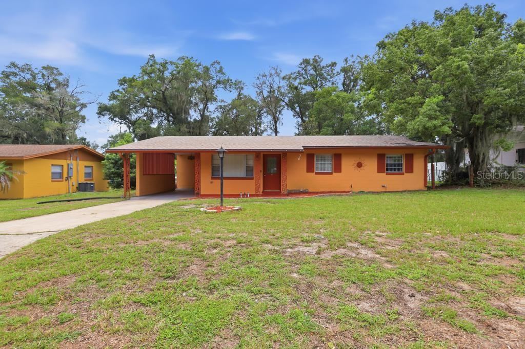 Photo 3 of 812 W Franklin Ave, Deland, FL 32720