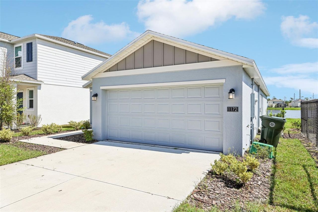 Photo 3 of 1172 Belle Isle Ln, Daytona Beach, FL 32124