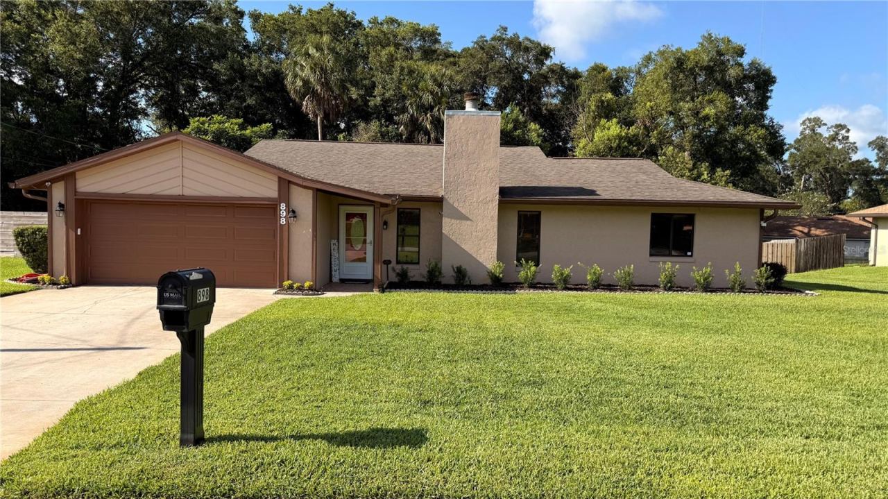 898 Crittenden Ave, Orange City, FL 32763