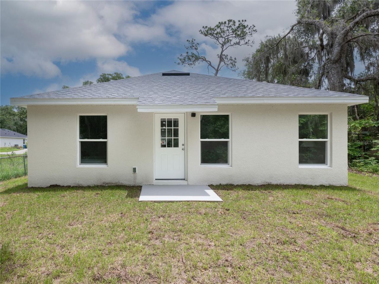 Photo 3 of 520 W Beresford Ave, Deland, FL 32720