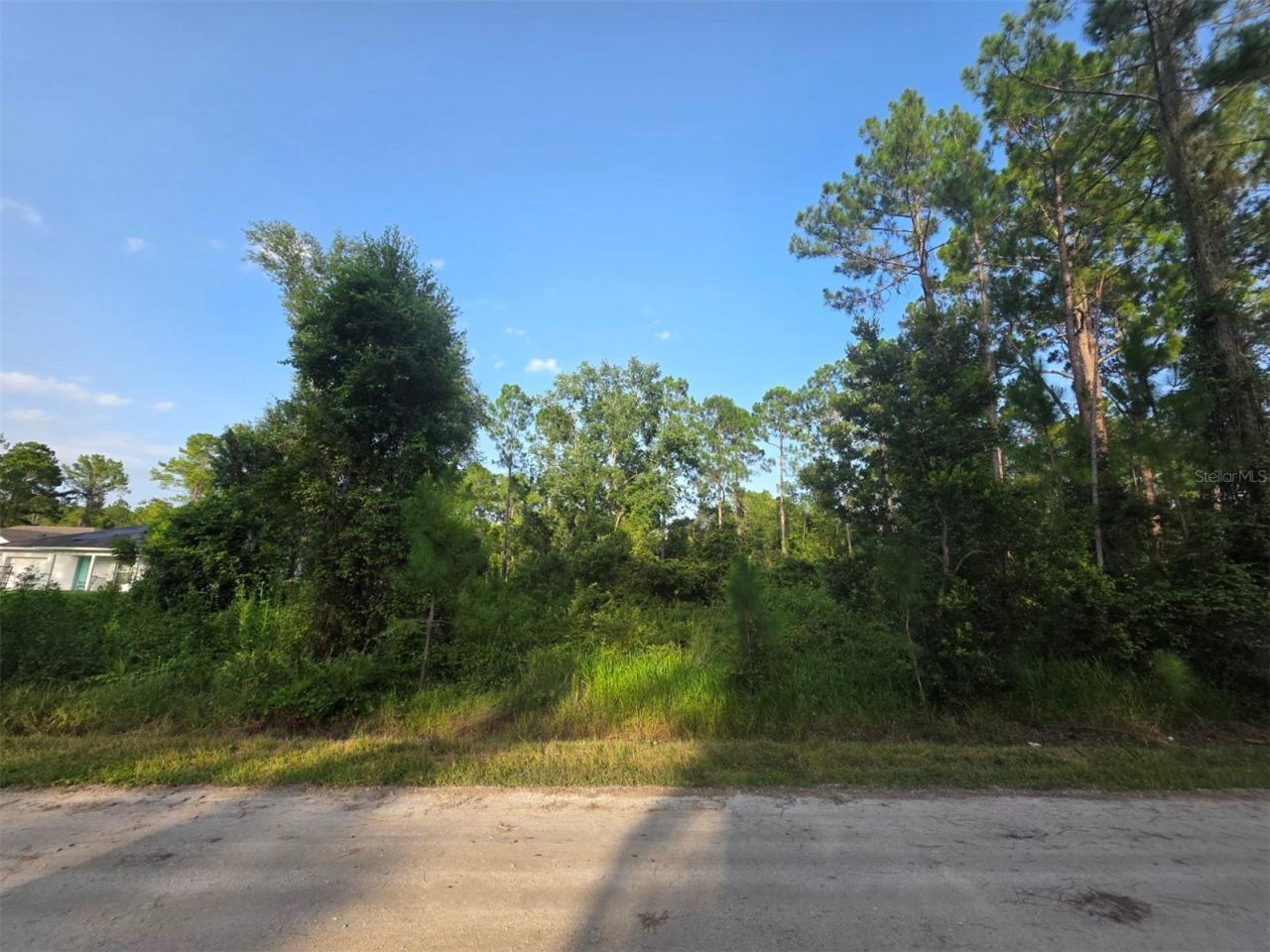 1233 East Pkwy, Deland, FL 32724