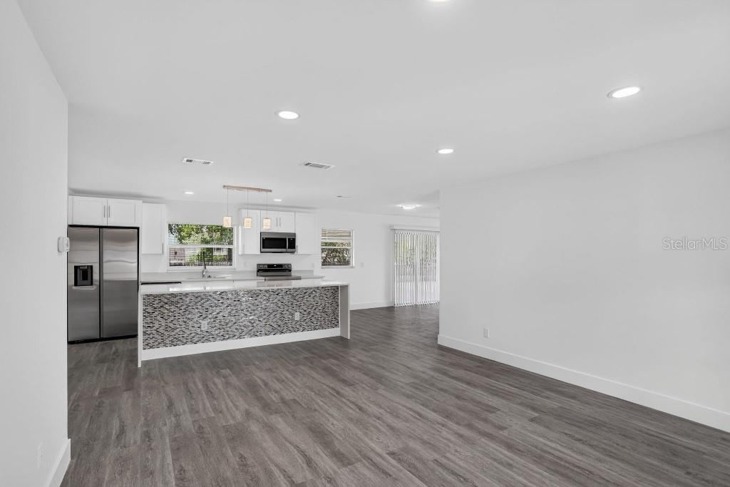 Photo 3 of 1013 Sullivan St, Deltona, FL 32725