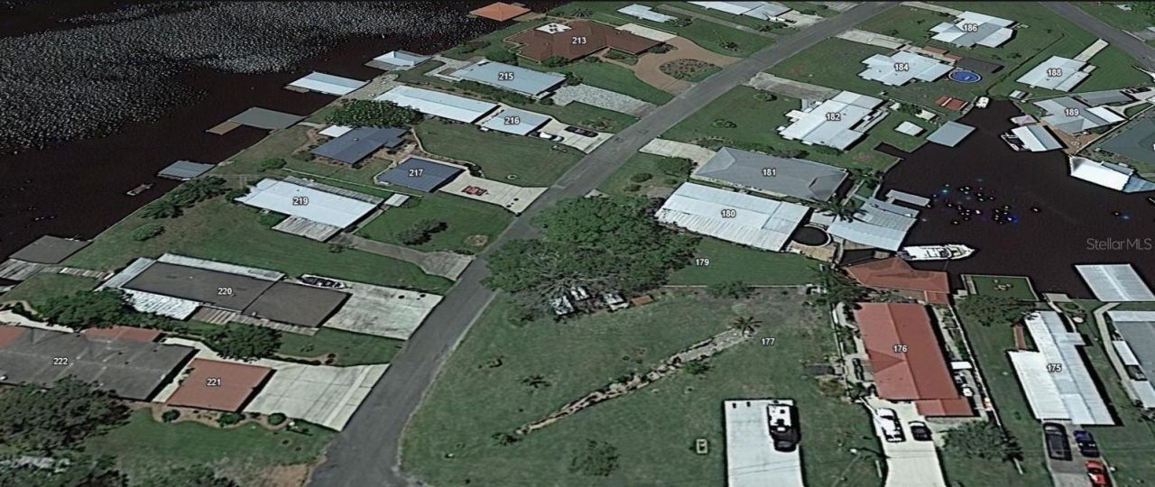 Photo 3 of 179 Sportsman Dr, Welaka, FL 32193