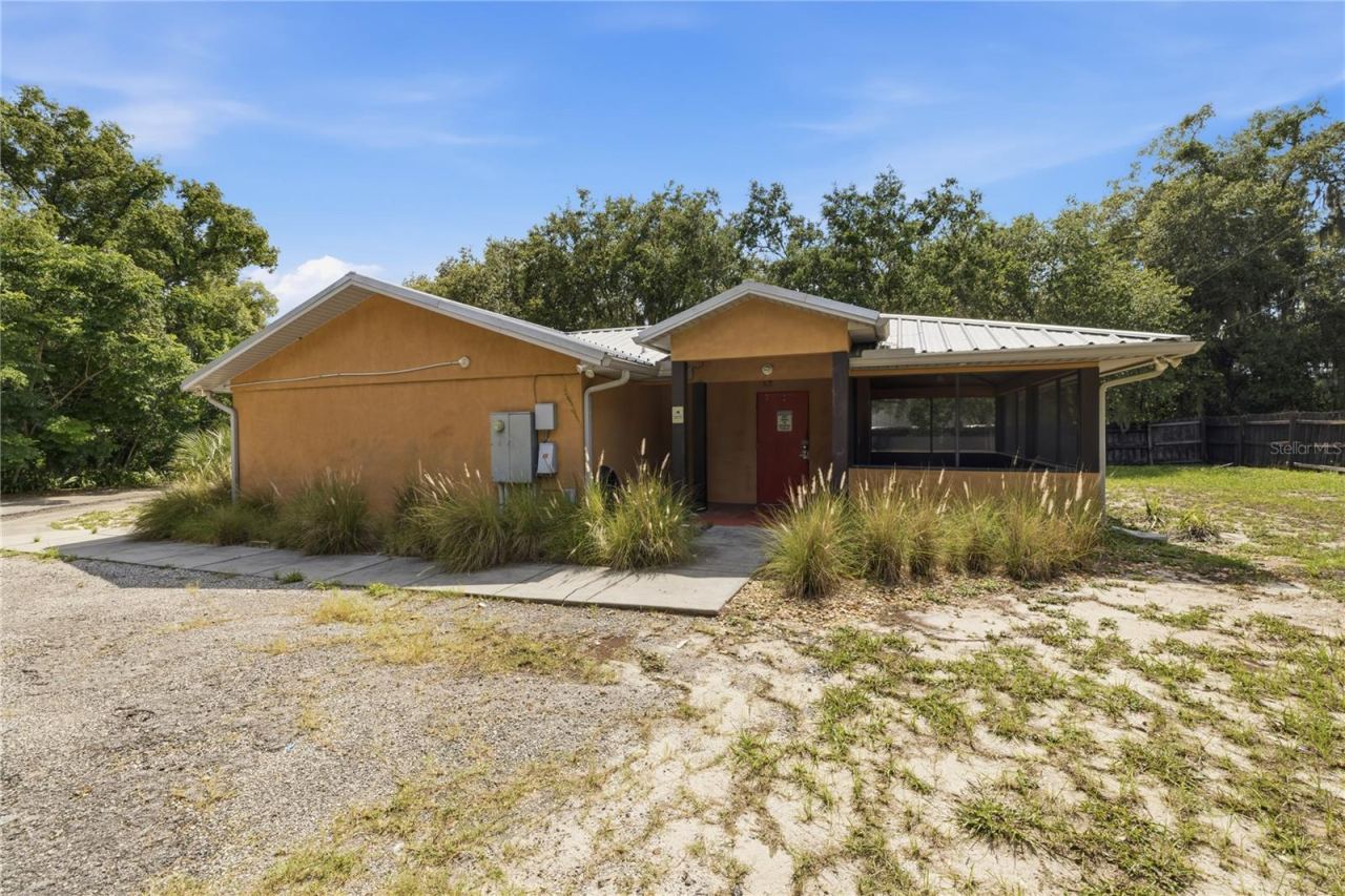 Photo 2 of 2250 N Volusia Ave, Orange City, FL 32763