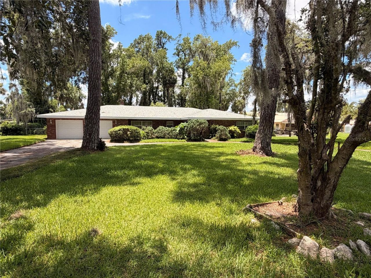 Photo 2 of 1940 Alice Dr, Astor, FL 32102