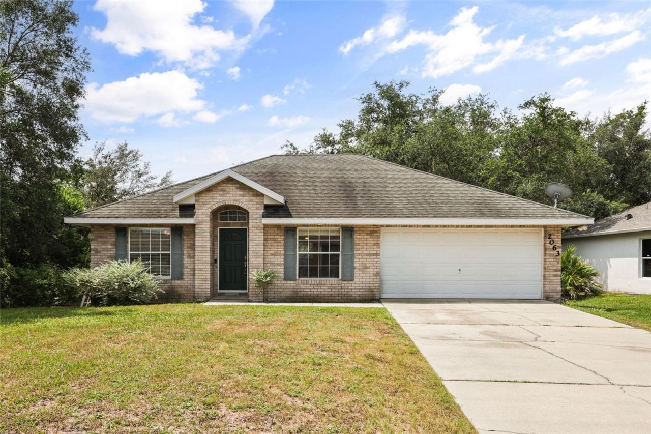 Photo 2 of 2063 Monterey Dr, Deltona, FL 32738