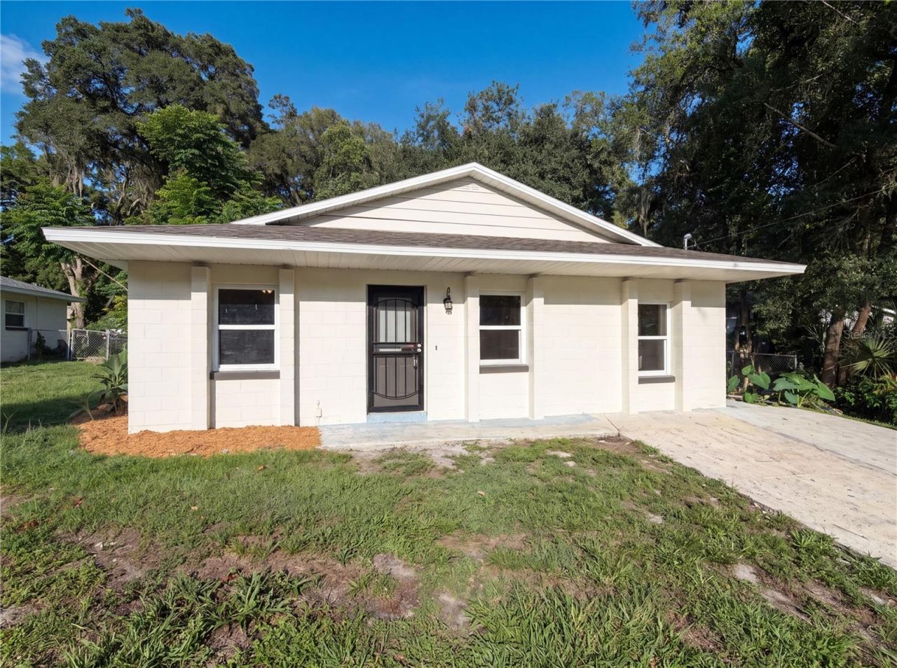 2230 Spring Hollow Dr, Orange City