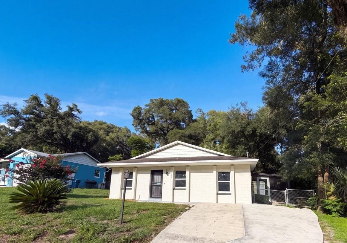 Photo 2 of 2230 Spring Hollow Dr, Orange City, FL 32763