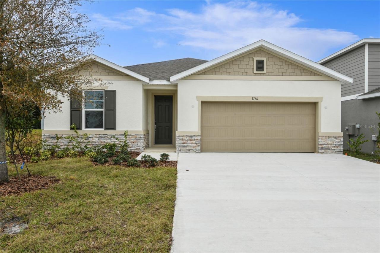 1766 Carnelian St, Deland, FL 32720