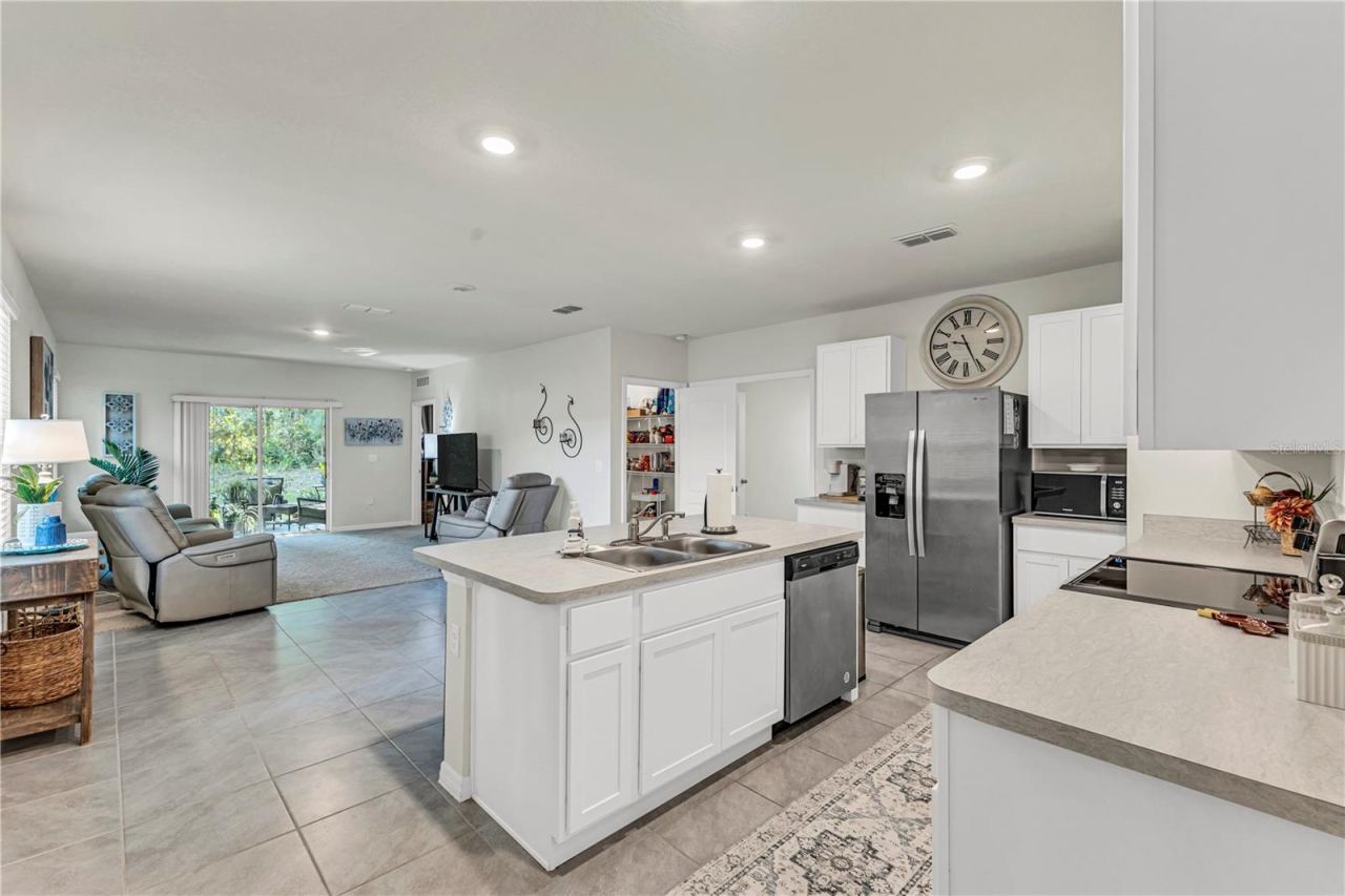 Photo 2 of 345 Pelham Park Dr, Deland, FL 32720