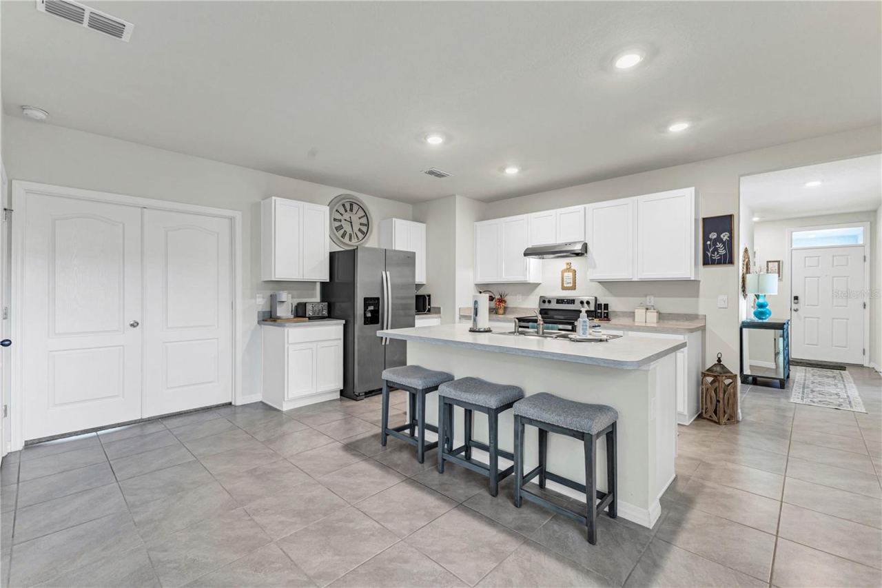 Photo 3 of 345 Pelham Park Dr, Deland, FL 32720