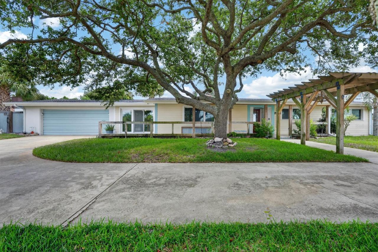2071 S Peninsula Dr, Daytona Beach
