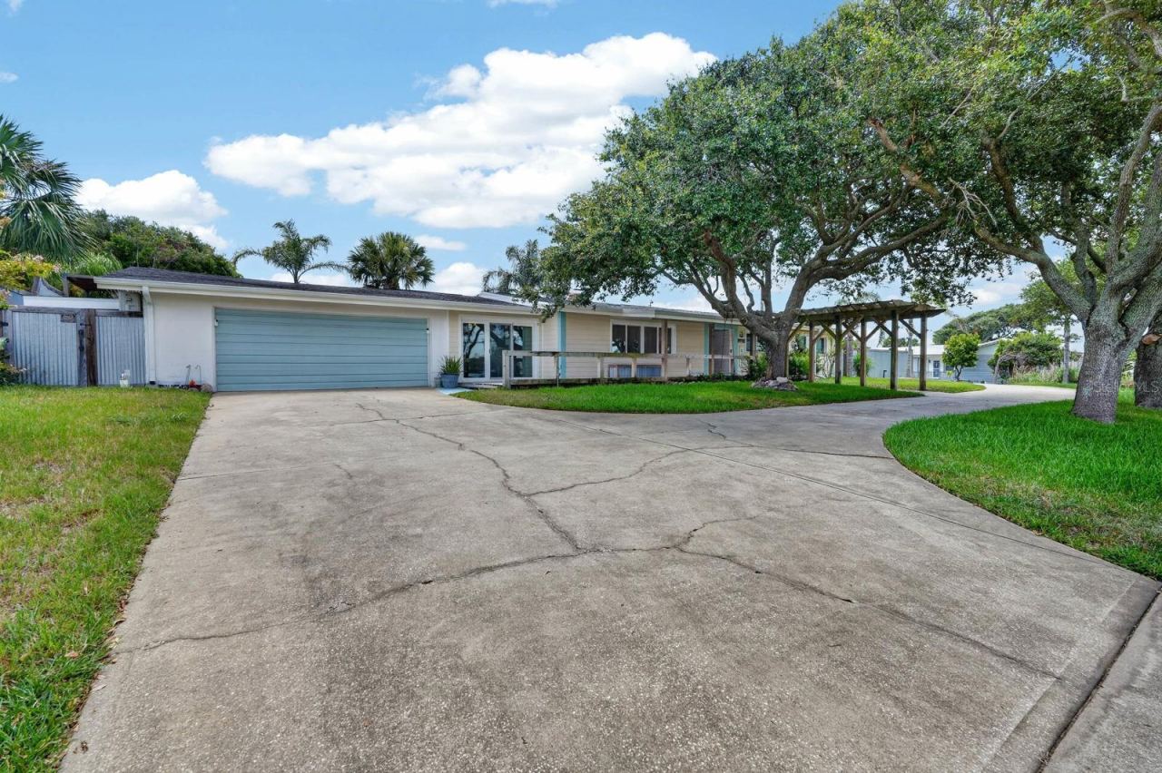 Photo 2 of 2071 S Peninsula Dr, Daytona Beach, FL 32118