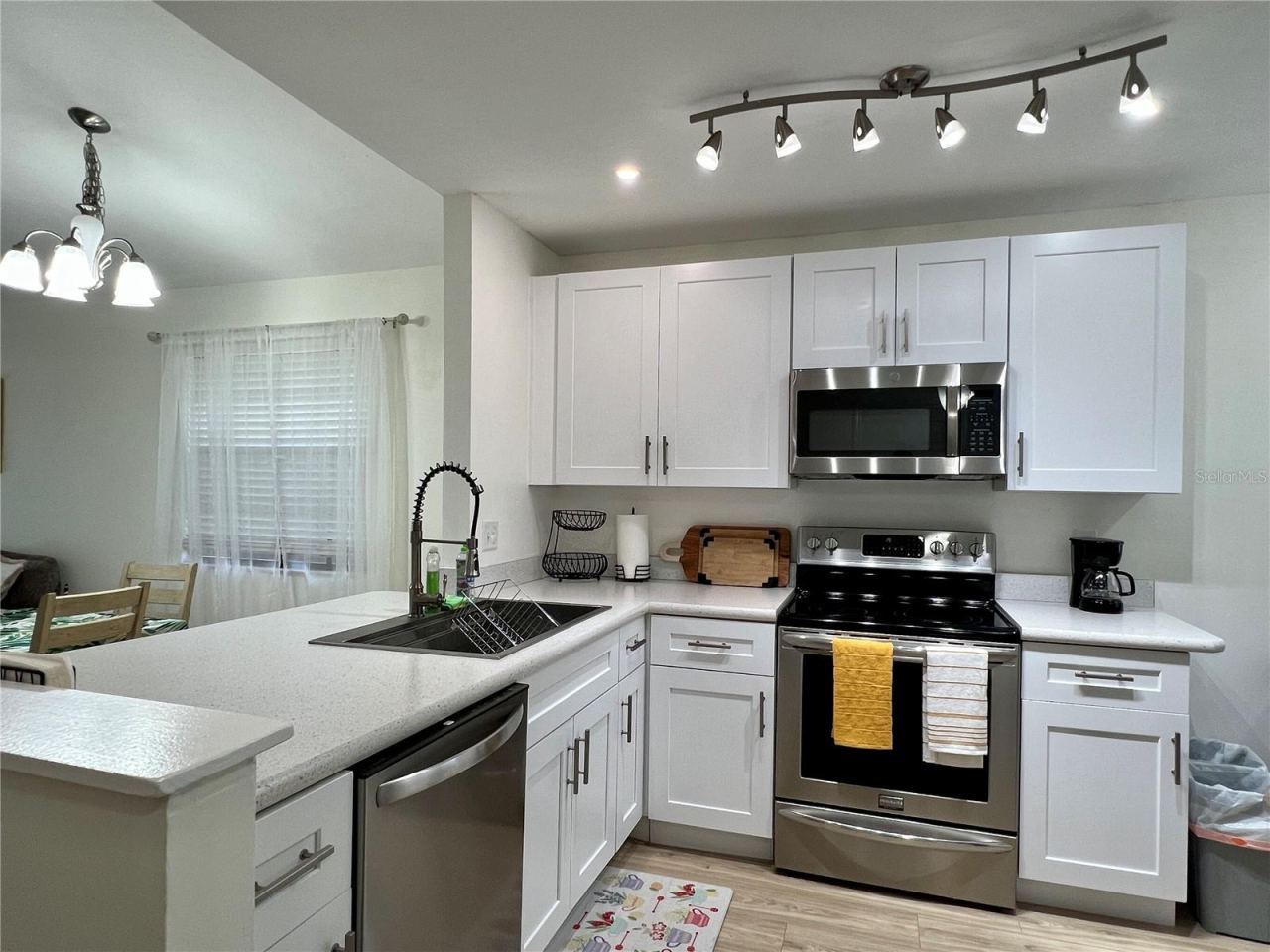Photo 3 of 962 Stonybrook Cir, Port Orange, FL 32127