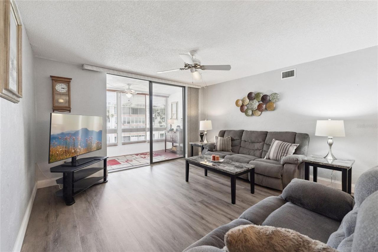 Photo 2 of 325 Wilder Blvd #a404, Daytona Beach, FL 32114