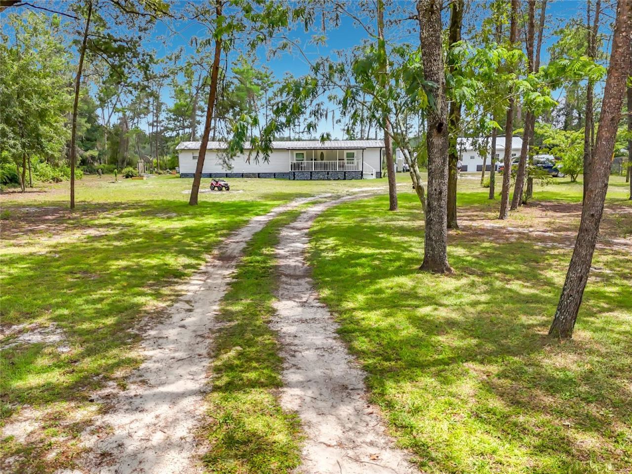 151 Lake Susan Rd, Hawthorne