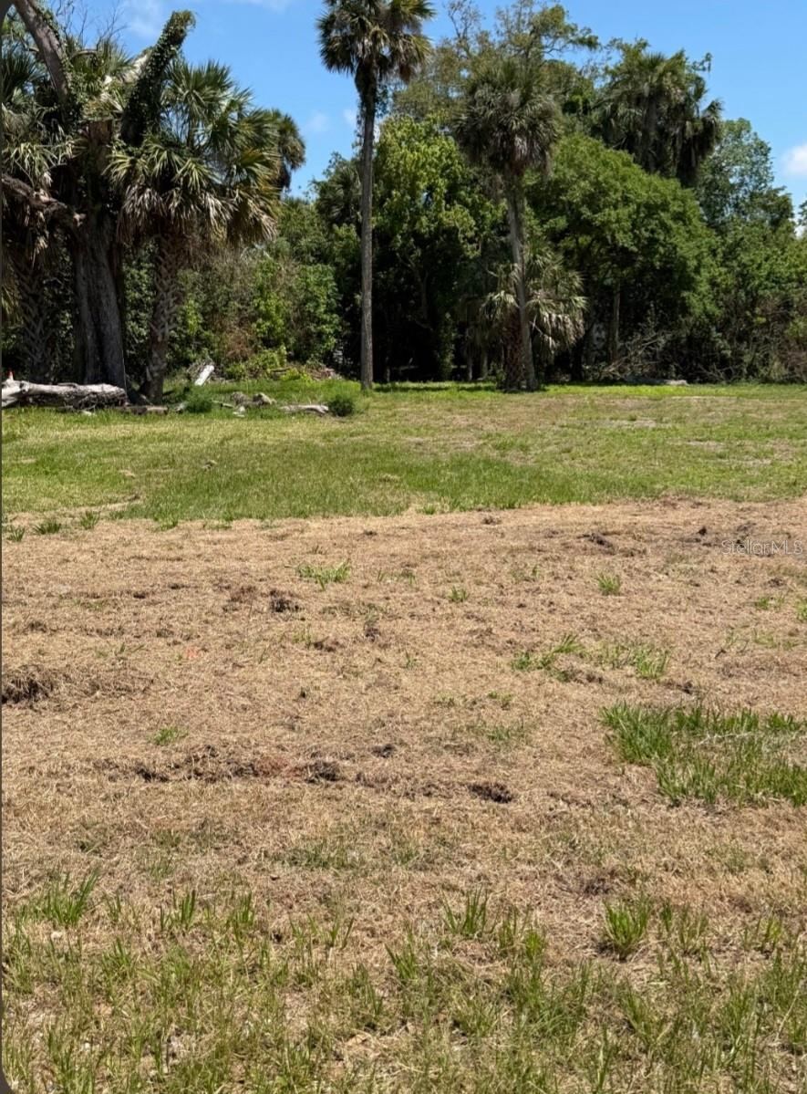 Photo 2 of 535 Oak St, Daytona Beach, FL 32114