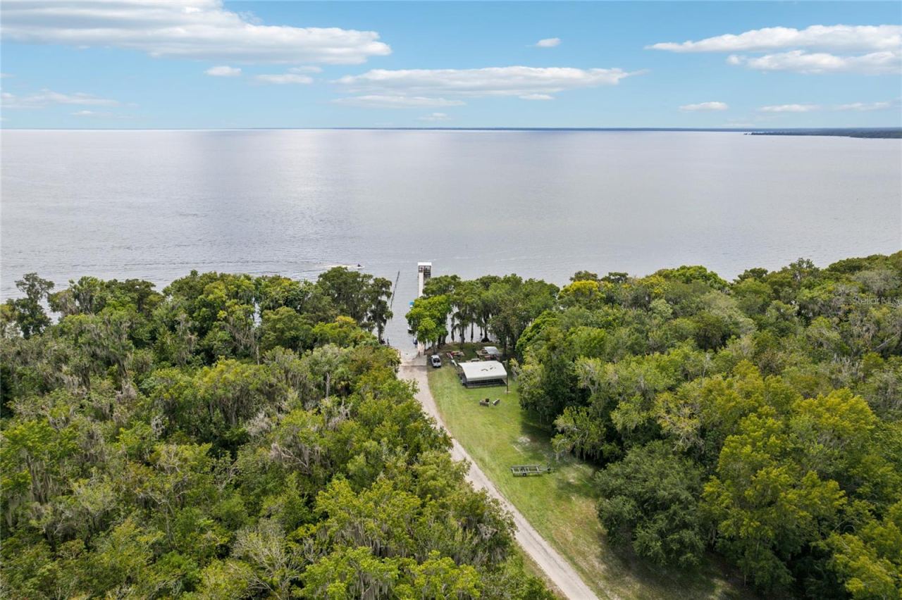 Photo 2 of 225 Gardenia Ave, Georgetown, FL 32139