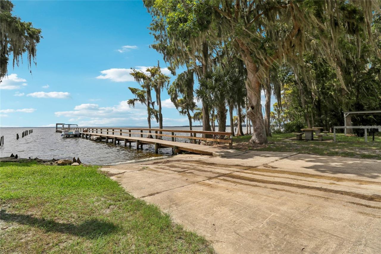 Photo 3 of 225 Gardenia Ave, Georgetown, FL 32139