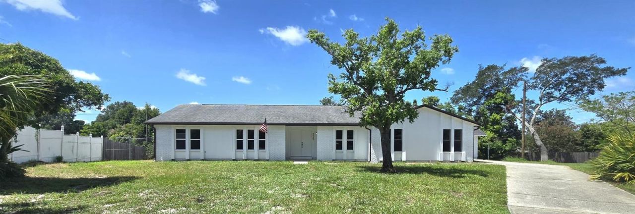 725 Tulip Ct, Deltona, FL 32725